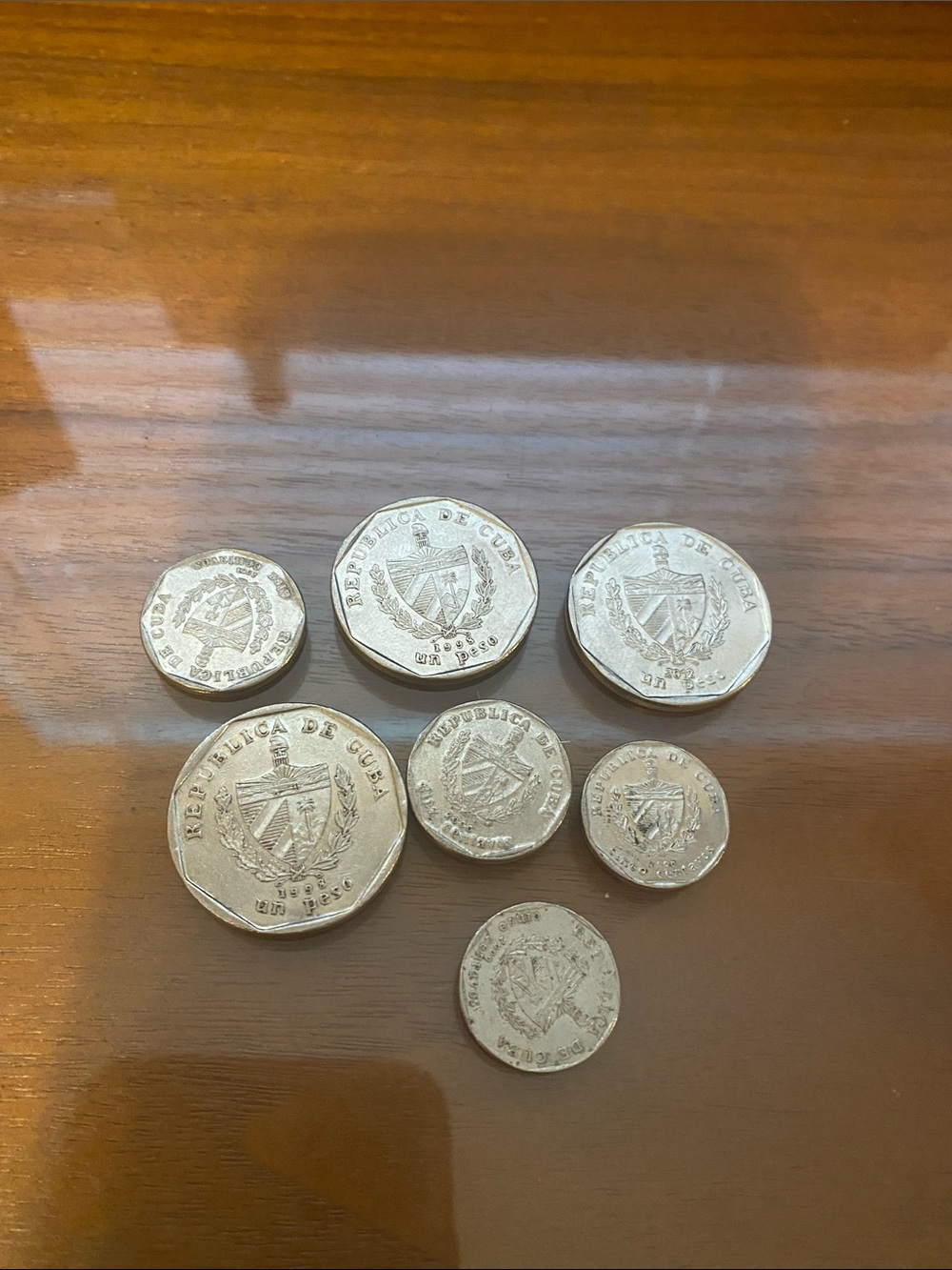 Various Cuban Peso Coins, 7 ct